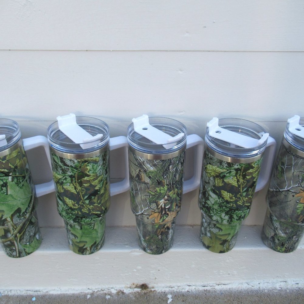 Camouflage 40-ounce Tumbler with Handle
